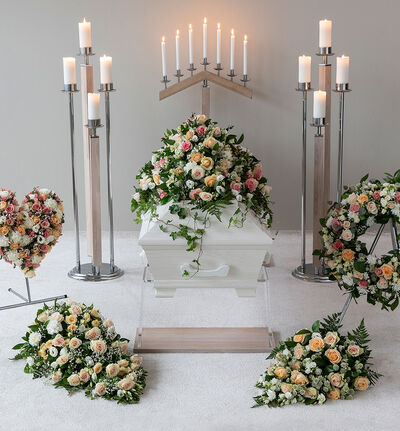 Båredekorasjon i hvitt, rosa og fersken 95 cm Båredekorasjon i hvitt, rosa og fersken 95 cm